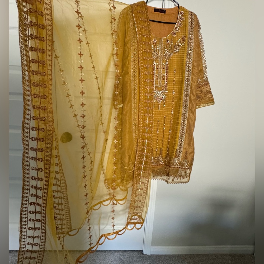 Zahra Rubab gharara Indian Pakistani wedding dress Embroidered Gold mhendi